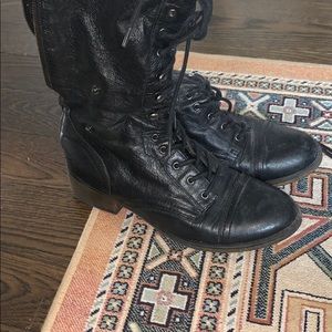 Combat boots
